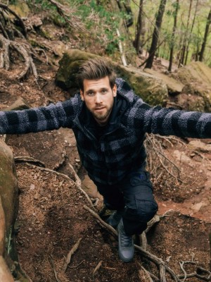 Мъжко яке от плюшен полар в черно и сиво Brandit