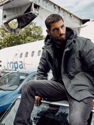 Мъжка ветровка в тъмносив цвят Brandit