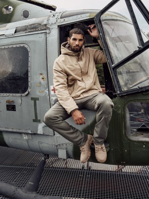 Мъжка ветровка в цвят камел Brandit