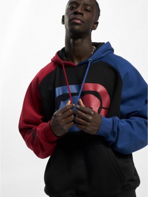 Мъжки суичър с качулка в черен цвят Ecko Unltd Grande Oversized Мъжки суичър с качулка в черен цвят Ecko Unltd Grande Oversized