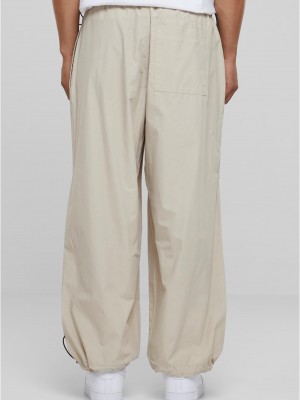 Мъжки широк панталон в бежов цвят Urban Classics Parachute