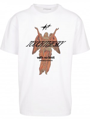 Мъжка тениска в бял цвят MISTER TEE Touch the Sky Oversize