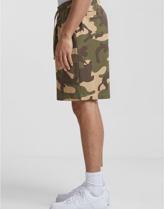 Мъжки къси панталони в тъмен камуфлаж Urban Classics Easy Camo