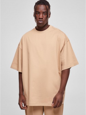Мъжка овърсайз тениска в бежово Urban Classics Huge Tee