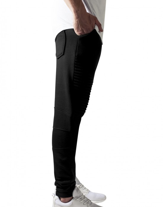Мъжко долнище в черно Urban Classics Pleat Sweatpants Мъжко долнище в черно Urban Classics Pleat Sweatpants