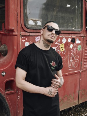 Мъжка тениска Mister Tee Rose в черен цвят