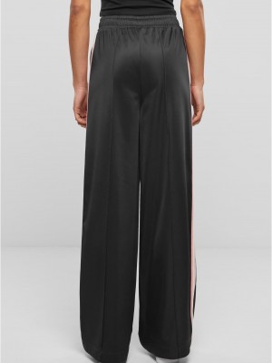 Дамски спортен панталон в черно Urban Classics Pin Tuck Track