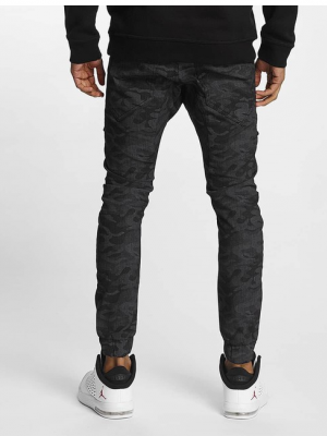 Мъжки панталон в черен камуфлаж WHO SHOT YA?