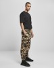 Мъжко долнище в камуфлажен десен Urban Classics Basic Camo Sweatpants 2.0