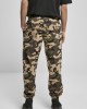 Мъжко долнище в камуфлажен десен Urban Classics Basic Camo Sweatpants 2.0