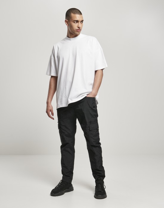 Мъжки летен карго панталон в черен цвят Urban Classics Adjustable Nylon Cargo Pants