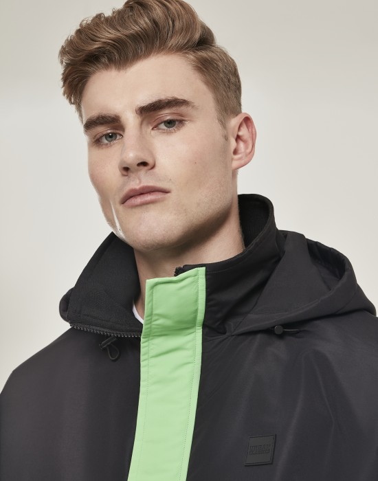  Мъжко яке в черно и синьо от Urban Classics Neon Mix Pull Over Jacket