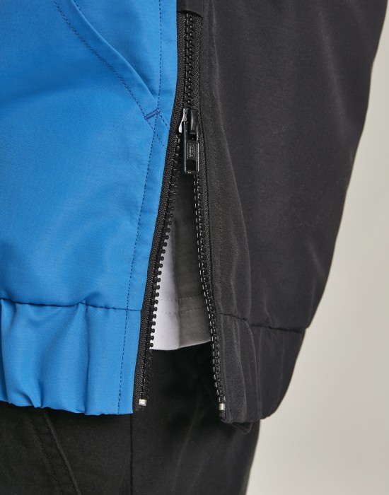  Мъжко яке в черно и синьо от Urban Classics Neon Mix Pull Over Jacket
