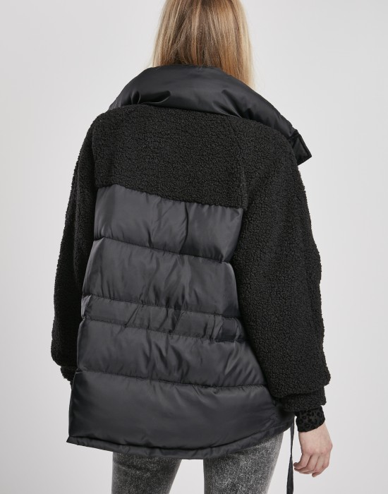 Дамско яке в черно от Urban Classics Ladies Sherpa Mix Puffer 