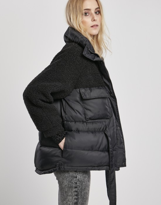 Дамско яке в черно от Urban Classics Ladies Sherpa Mix Puffer 