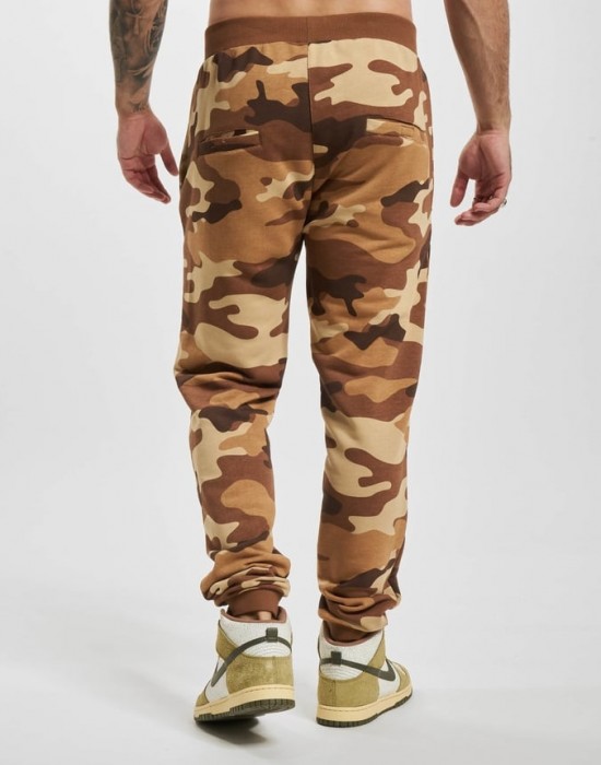 Мъжко долнище в камуфлажен цвят Ecko Unltd Camo