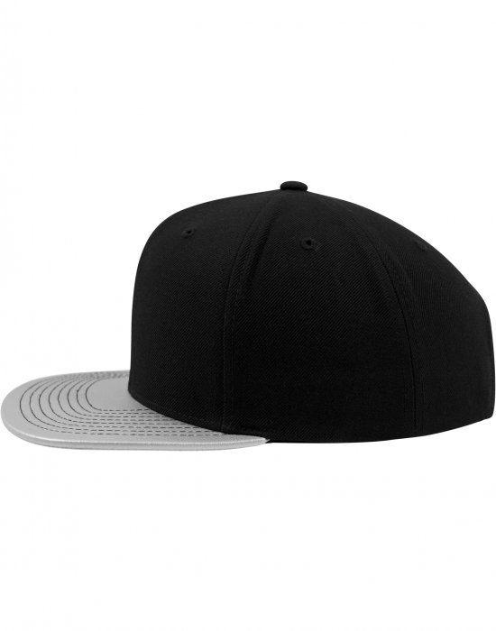 Шапка с козирка в черно Metallic Visor Snapback, Urban Classics, Шапки с козирка - Complex.bg