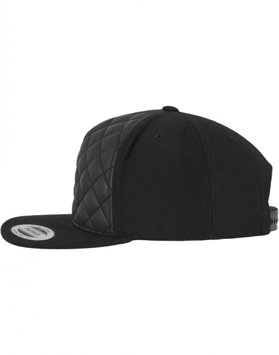 Шапка с козирка в черно Diamond Quilted Snapback, Urban Classics, Шапки с козирка - Complex.bg