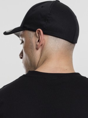 Шапка с козирка в черно Flexfit Wooly Combed