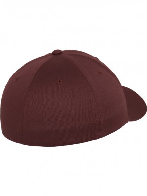 Шапка с козирка в бордо Flexfit Wooly Combed