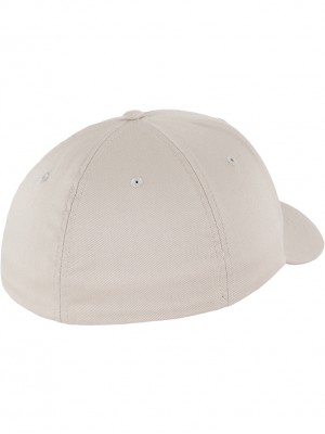 Шапка с козирка в бяло Flexfit Wooly Combed 