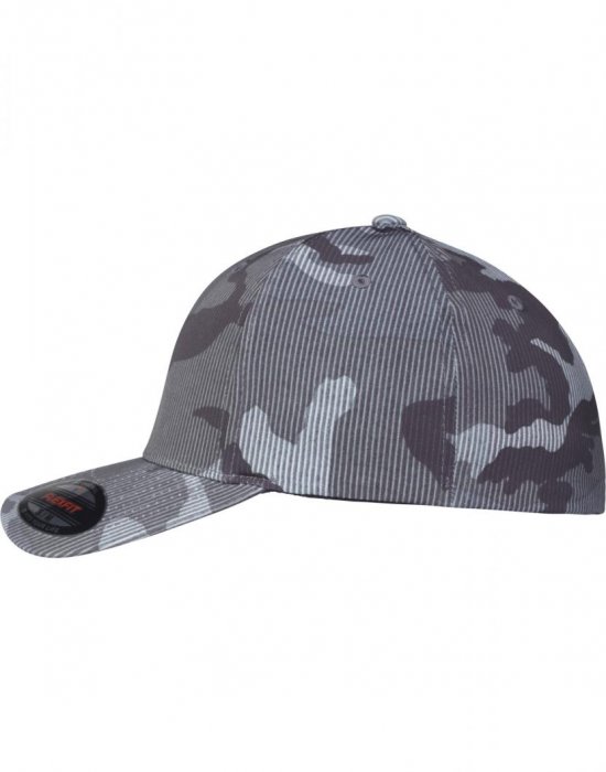 Шапка с козирка в камуфлажно сиво Flexfit Camo Stripe Cap, Urban Classics, Шапки с козирка - Complex.bg