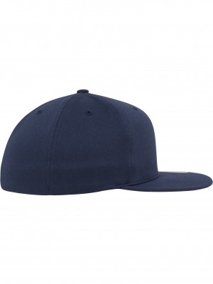 Шапка с козирка в тъмносиньо Flexfit Flat Visor  Шапка с козирка в тъмносиньо Flexfit Flat Visor