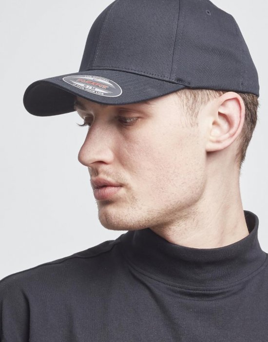 Шапка с козирка в черно Flexfit Organic Cotton Cap, Urban Classics, Шапки с козирка - Complex.bg