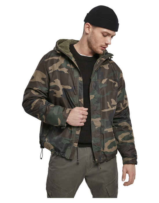 Мъжка ветровка в камуфлаж Brandit woodland
