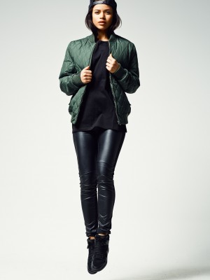 Дамско яке бомбър Urban Classics в цвят маслина Дамско яке бомбър Urban Classics в цвят маслина