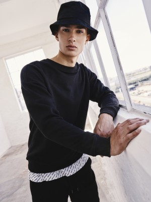 Мъжка изчистена блуза в черен цвят Urban Classics