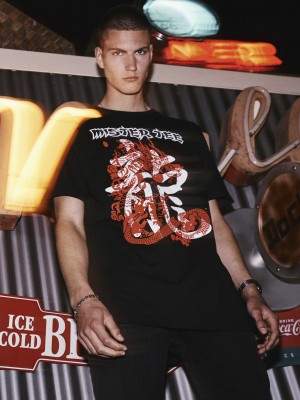 Мъжка тениска Mister Tee Dragon в черен цвят Мъжка тениска Mister Tee Dragon в черен цвят