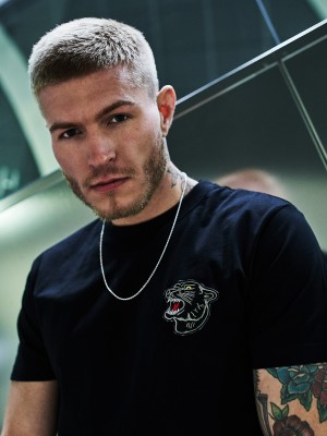 Мъжка тениска Mister Tee Embroidered Panther в черен цвят