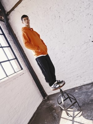 Мъжко изчистено долнище в черен цвят Urban Classics TB014B Мъжко изчистено долнище в черен цвят Urban Classics TB014B