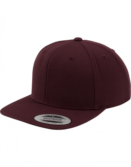 Шапка с козирка в бордо Classic Snapback, Urban Classics, Шапки с козирка - Complex.bg