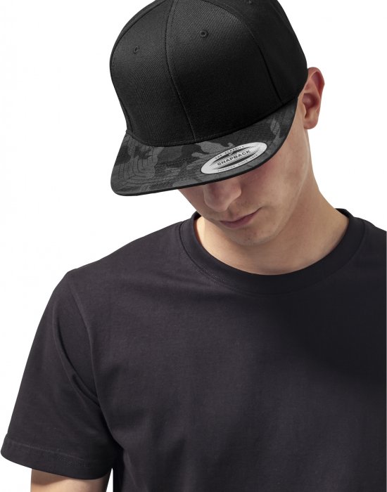 Шапка с козирка в черно Camo Visor Snapback, Urban Classics, Шапки с козирка - Complex.bg