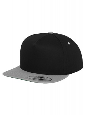 Шапка с козирка в черно Classic 5 Panel Snapback
