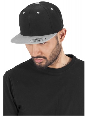 Шапка с козирка в черно  Classic Snapback 2-Tone