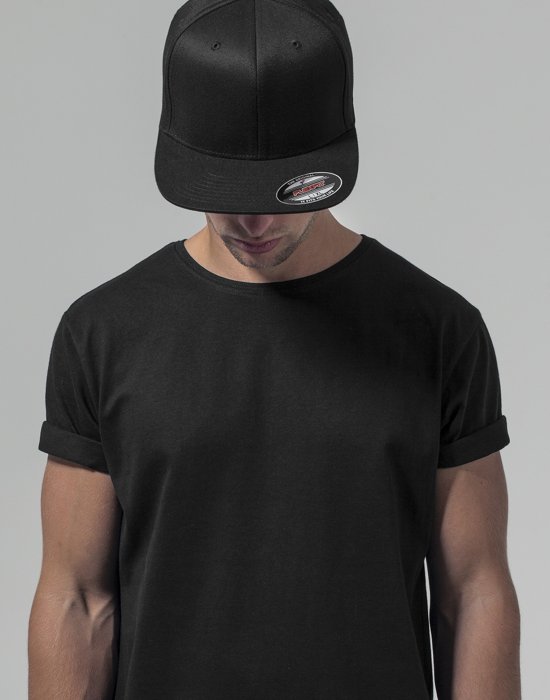 Шапка с козирка в черно Flexfit Flat Visor, Urban Classics, Шапки с козирка - Complex.bg