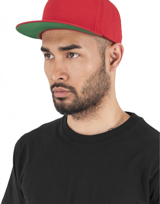 Шапка с козирка в червено Classic 5 Panel Snapback, Urban Classics, Шапки с козирка - Complex.bg