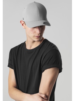 Шапка с козирка в сиво Flexfit Delta