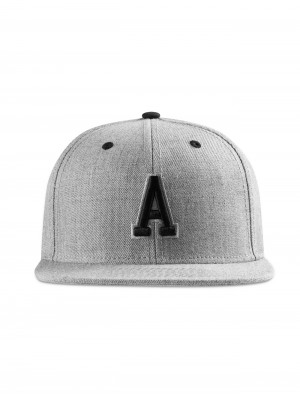 Шапка с козирка в сиво Letter Snapback A 