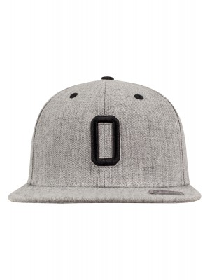 Шапка с козирка в сиво Letter Snapback O