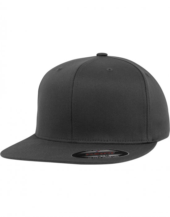 Шапка с козирка в тъмносиво Flexfit Flat Visor, Urban Classics, Шапки с козирка - Complex.bg