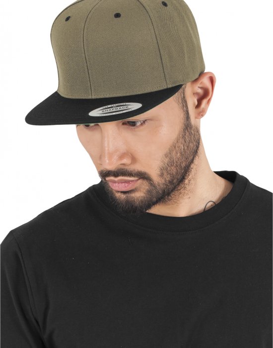 Шапка с козирка в цвят маслина Classic Snapback 2-Tone, Urban Classics, Шапки с козирка - Complex.bg