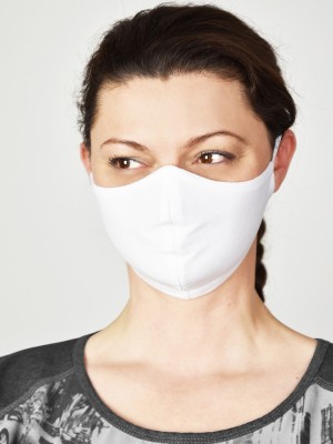 Защитна маска за лице в бял цвят