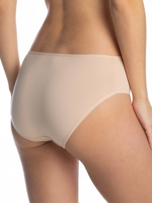 Класически бикини в бежов цвят в пакет от 3 броя- 400