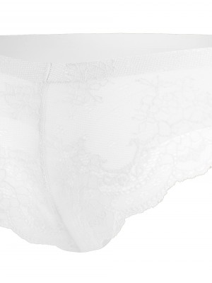 Безшевни бикини в бял цвят