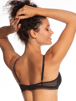 Дамски сутиен с меки чашки в черен цвят 5016