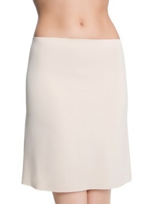 Безшевна пола в телесен цвят